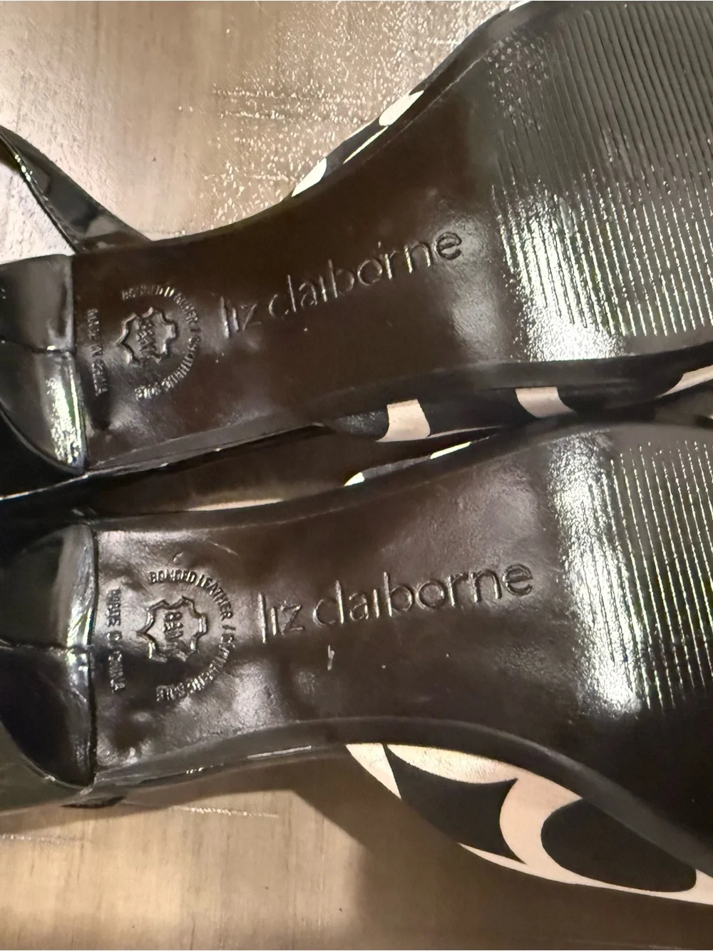 Liz Claiborne graphic black